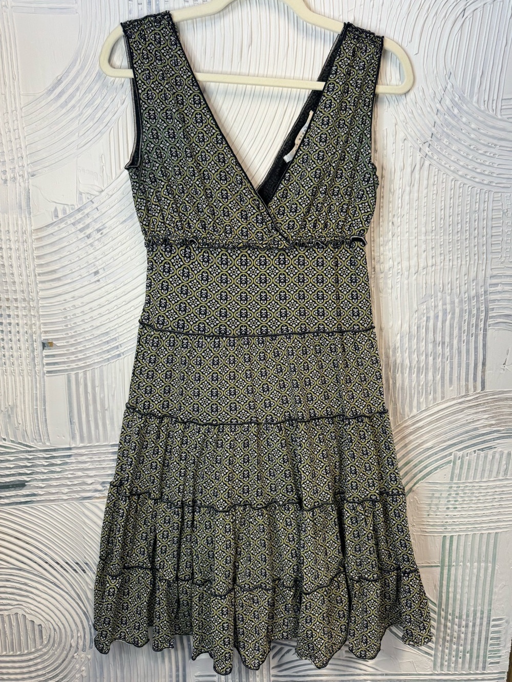 Max Studio Olive Green and Black V-Neck Tiered Dress N0764